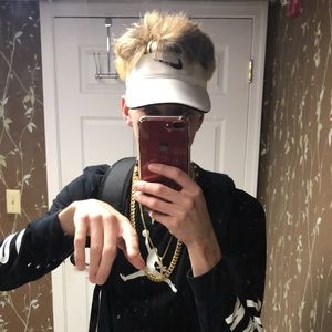 Meet your Posher, Don